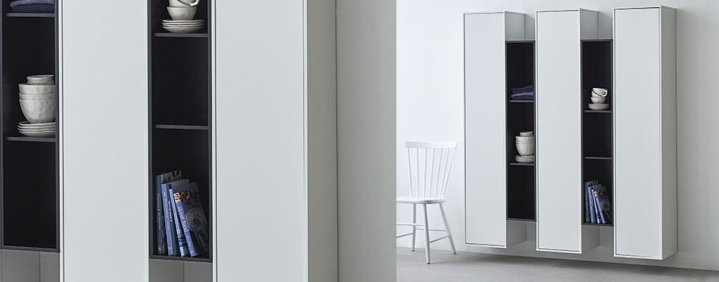 Høj edge reol med smalle rum